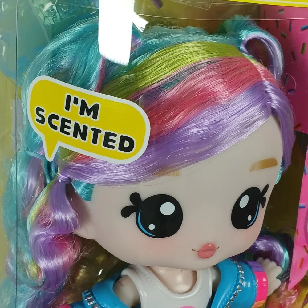 NIB Yummiland Skyler Rainbow Belt Large Doll DIY Lip Gloss Pet Swirlypop Num Nom